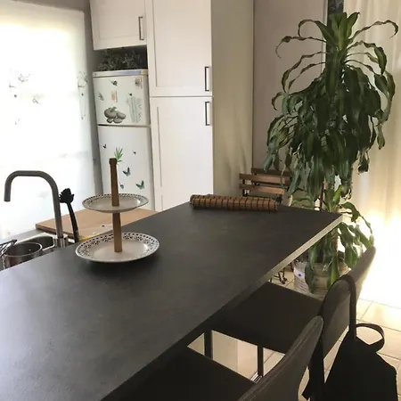 El Almendro Apartment *